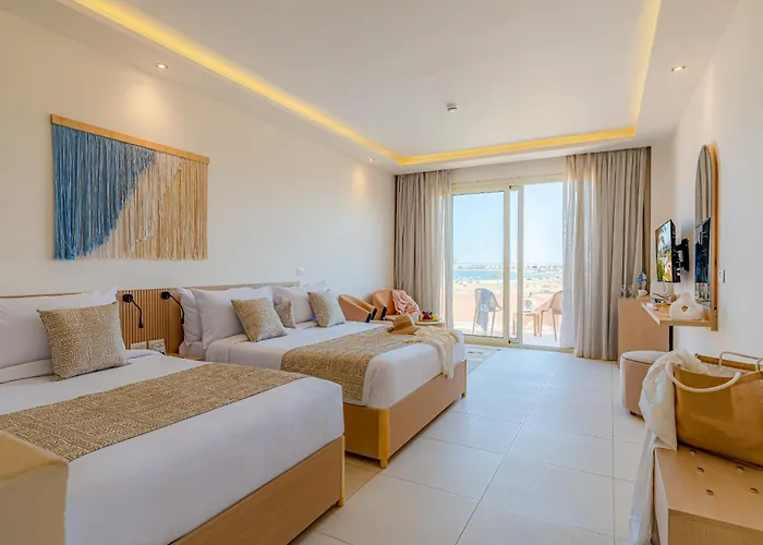 Üdülőközpont Three Corners Equinox 4*