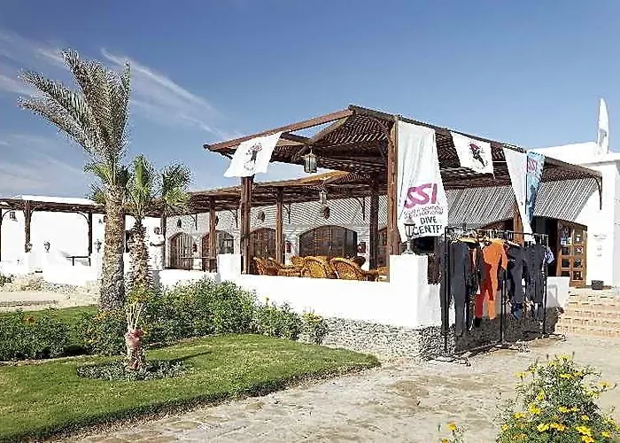 Üdülőközpont Three Corners Equinox 4*