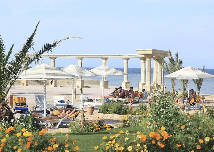 Üdülőközpont Three Corners Equinox 4*